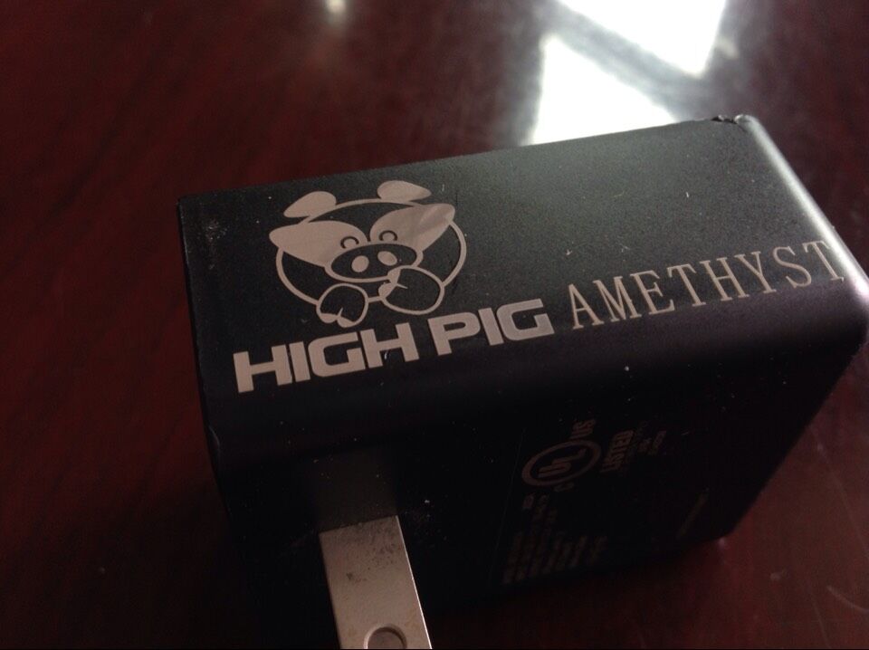 電源插頭LOGO激光打標(biāo) 電源插頭LOGO激光打標(biāo)