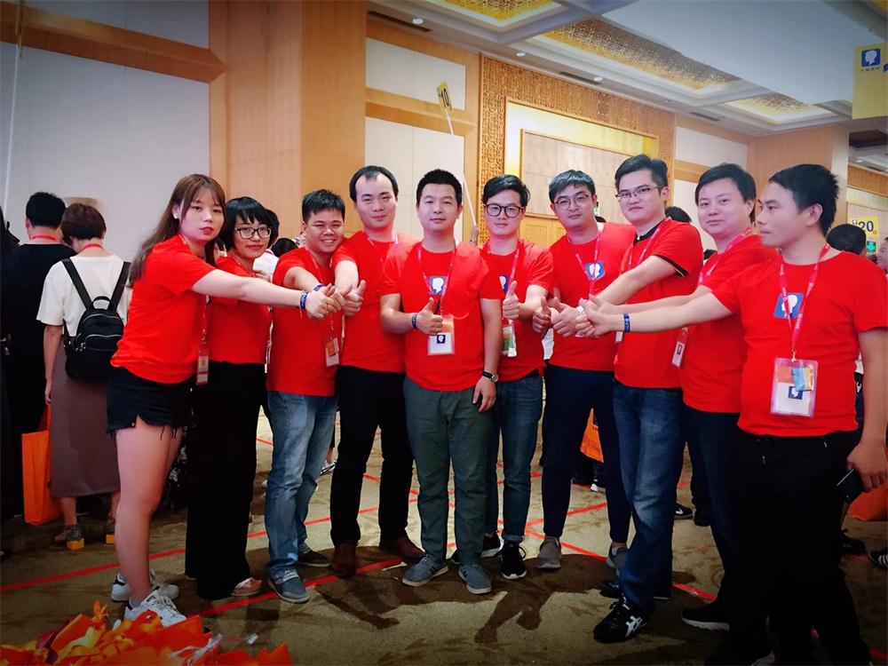 公司職員戶外拓展培訓(xùn)團(tuán)隊(duì)風(fēng)采